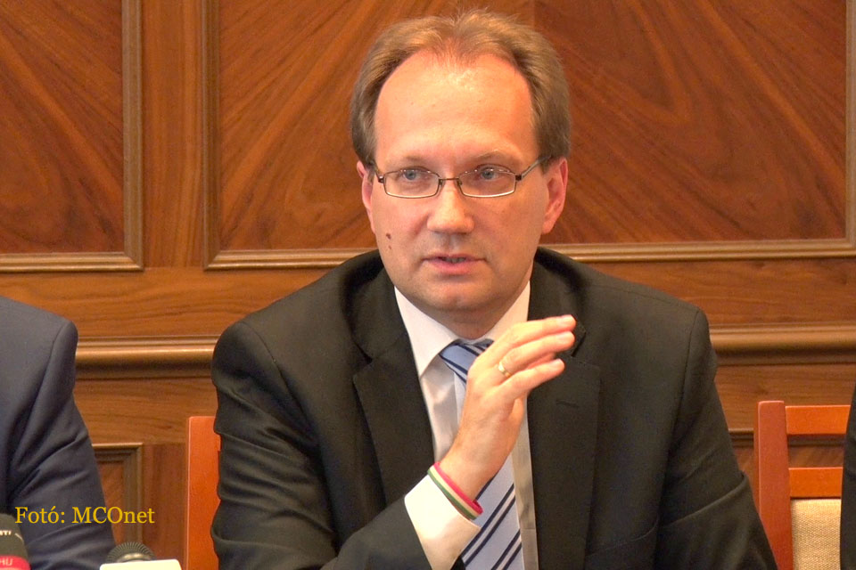 Hoppál Péter államtitkár, Emberi Erőforrások Minisztériuma